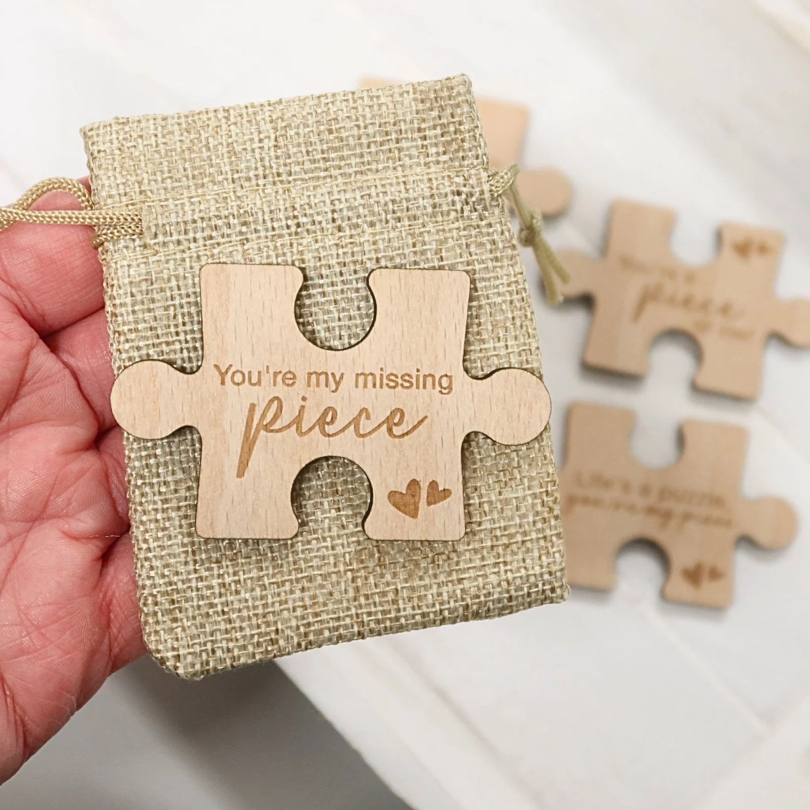 Ξύλινο κομμάτι Παζλ με μήνυμα 1 Ξύλινο κομμάτι Παζλ με μήνυμα